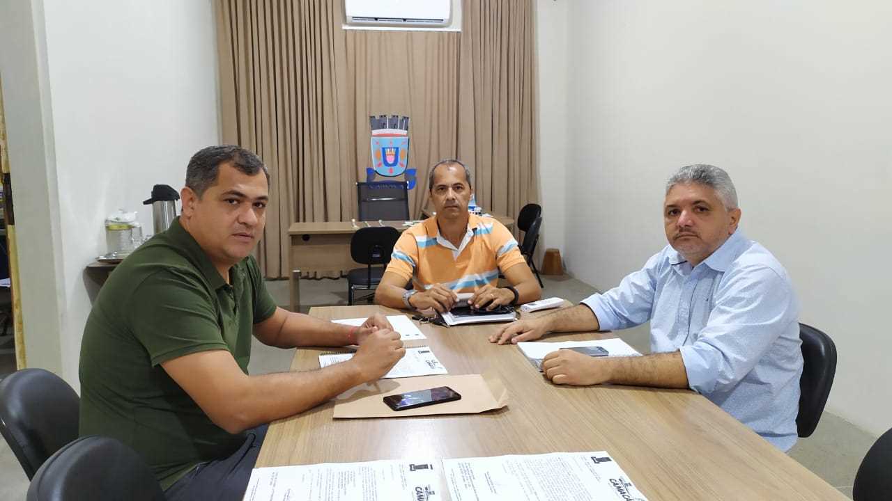 Prefeito se recebe Chefe de Gabinete do estado para avaliar conclusão do Centro de Abastecimento